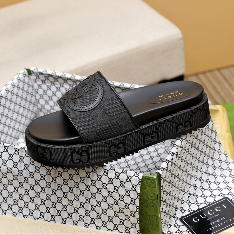 G*u*i slippers